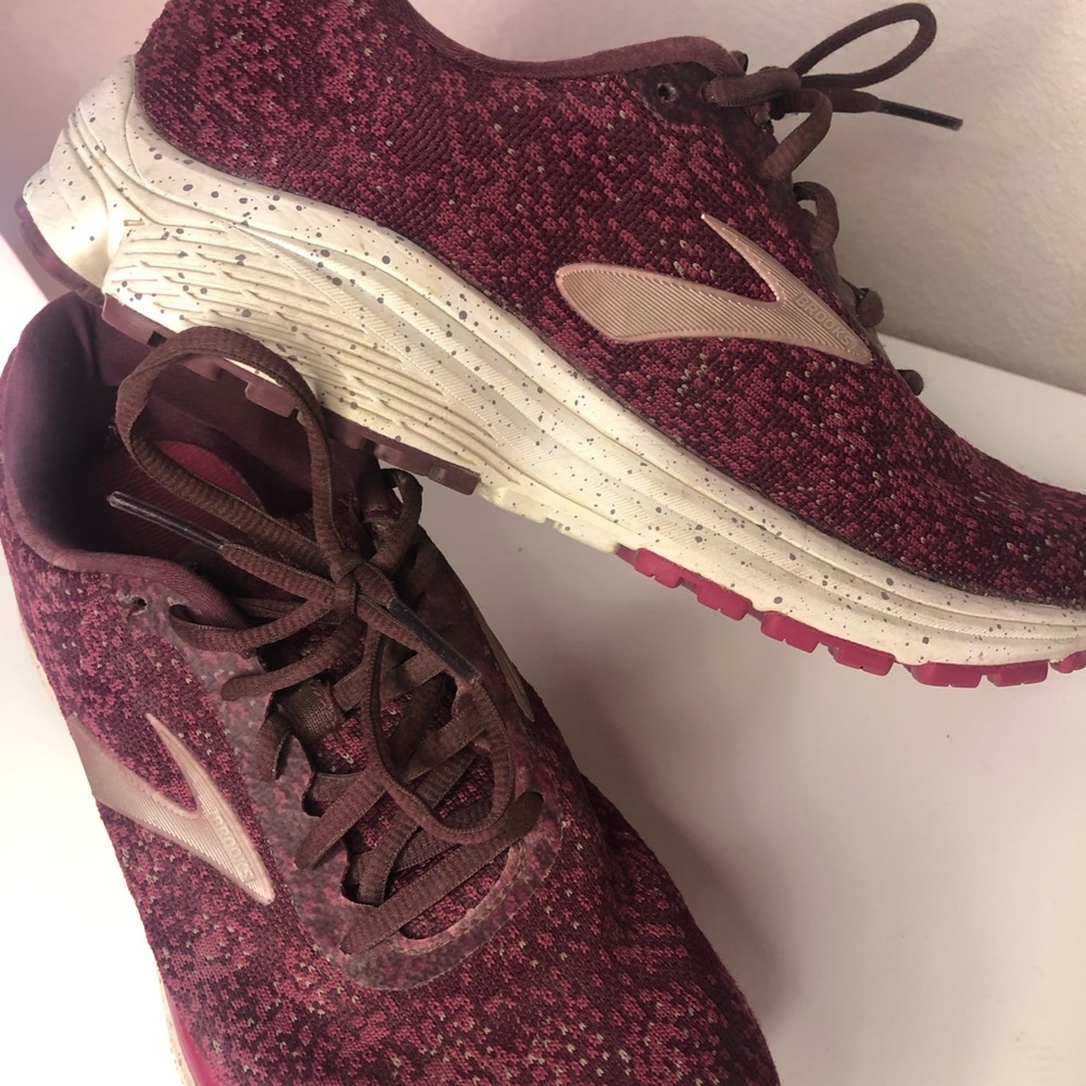 Running shoes - Picture 3 of 10